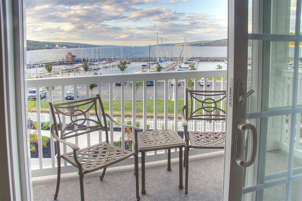 Watkins Glen Harbor Hotel Удобства снимка