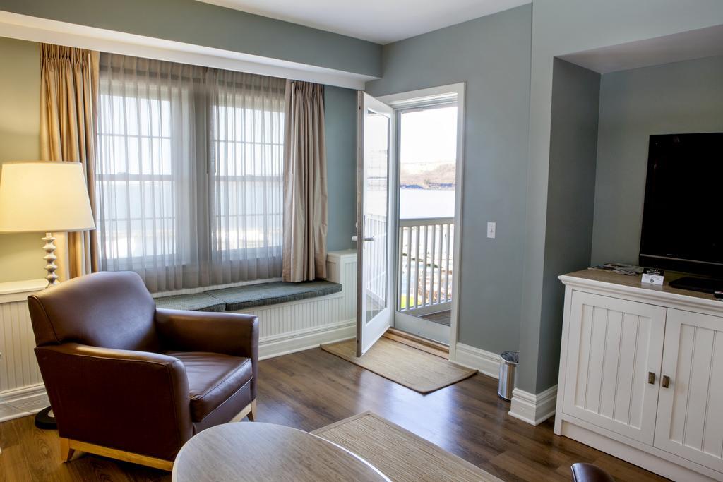 Watkins Glen Harbor Hotel Екстериор снимка